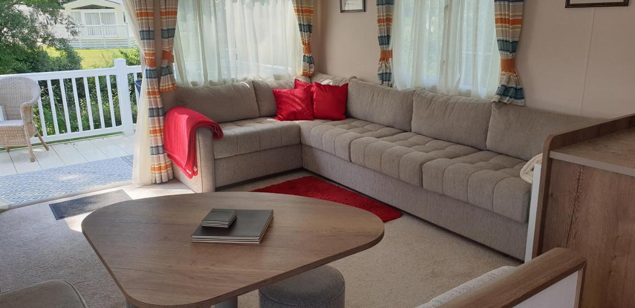 Lakeside Cotswold Holiday Home ไซเร็นเซสเตอร์ ภายนอก รูปภาพ