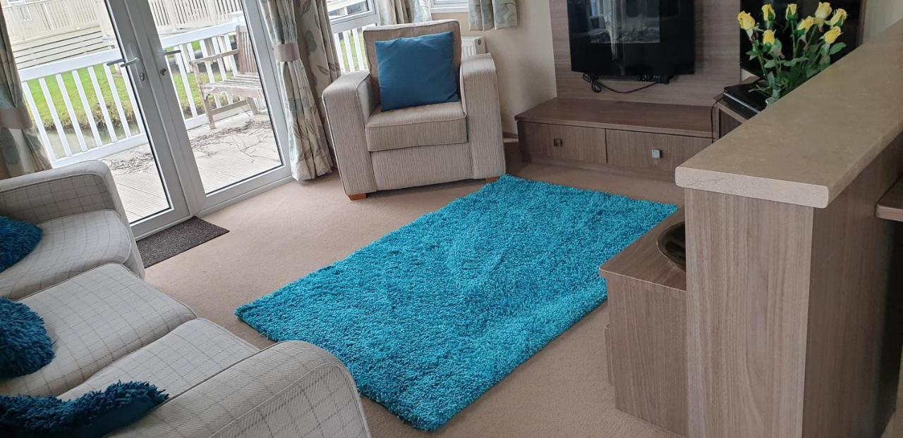 Lakeside Cotswold Holiday Home ไซเร็นเซสเตอร์ ภายนอก รูปภาพ