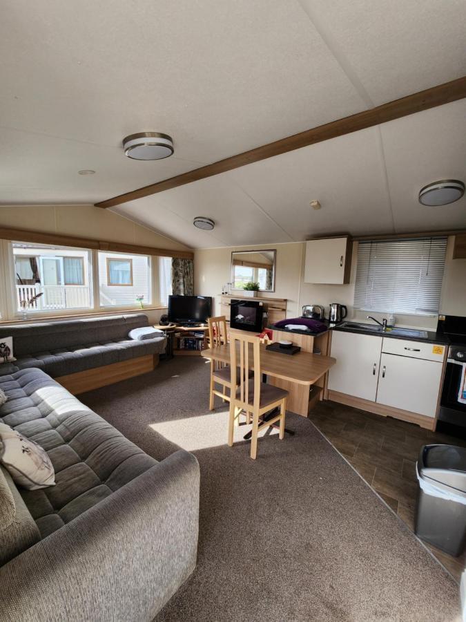 Lakeside Cotswold Holiday Home ไซเร็นเซสเตอร์ ภายนอก รูปภาพ