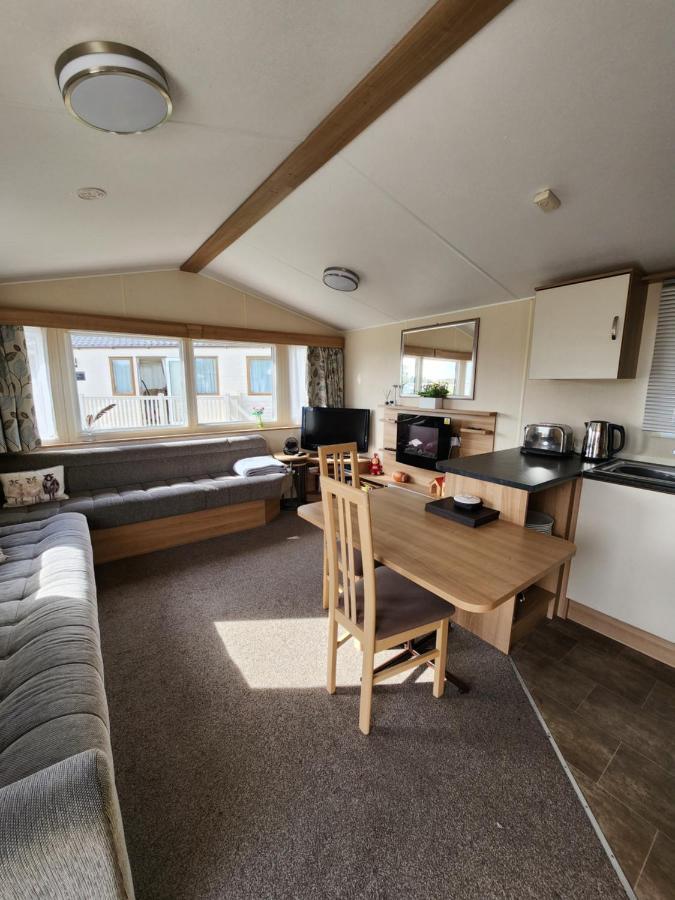 Lakeside Cotswold Holiday Home ไซเร็นเซสเตอร์ ภายนอก รูปภาพ