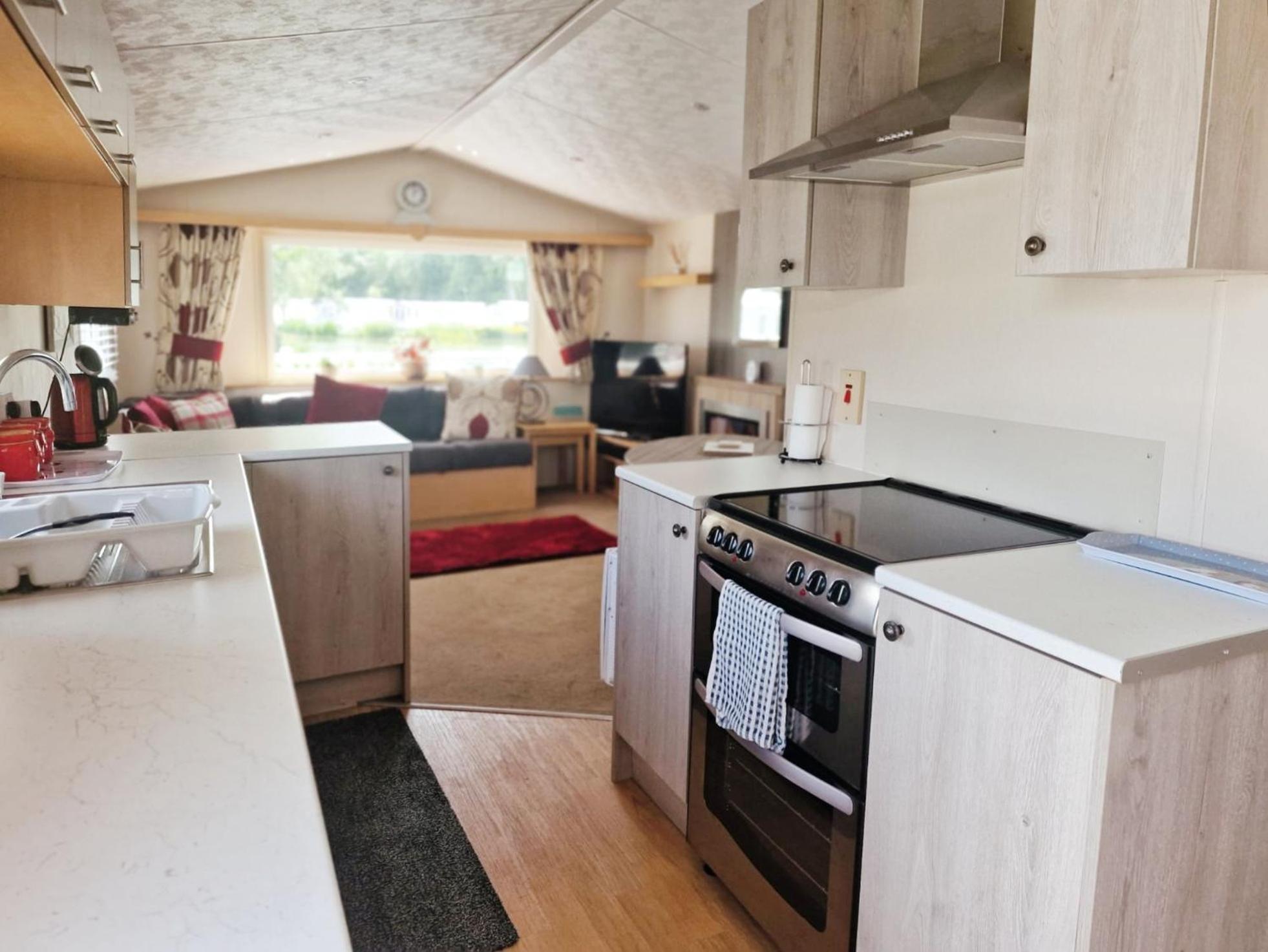 Lakeside Cotswold Holiday Home ไซเร็นเซสเตอร์ ภายนอก รูปภาพ
